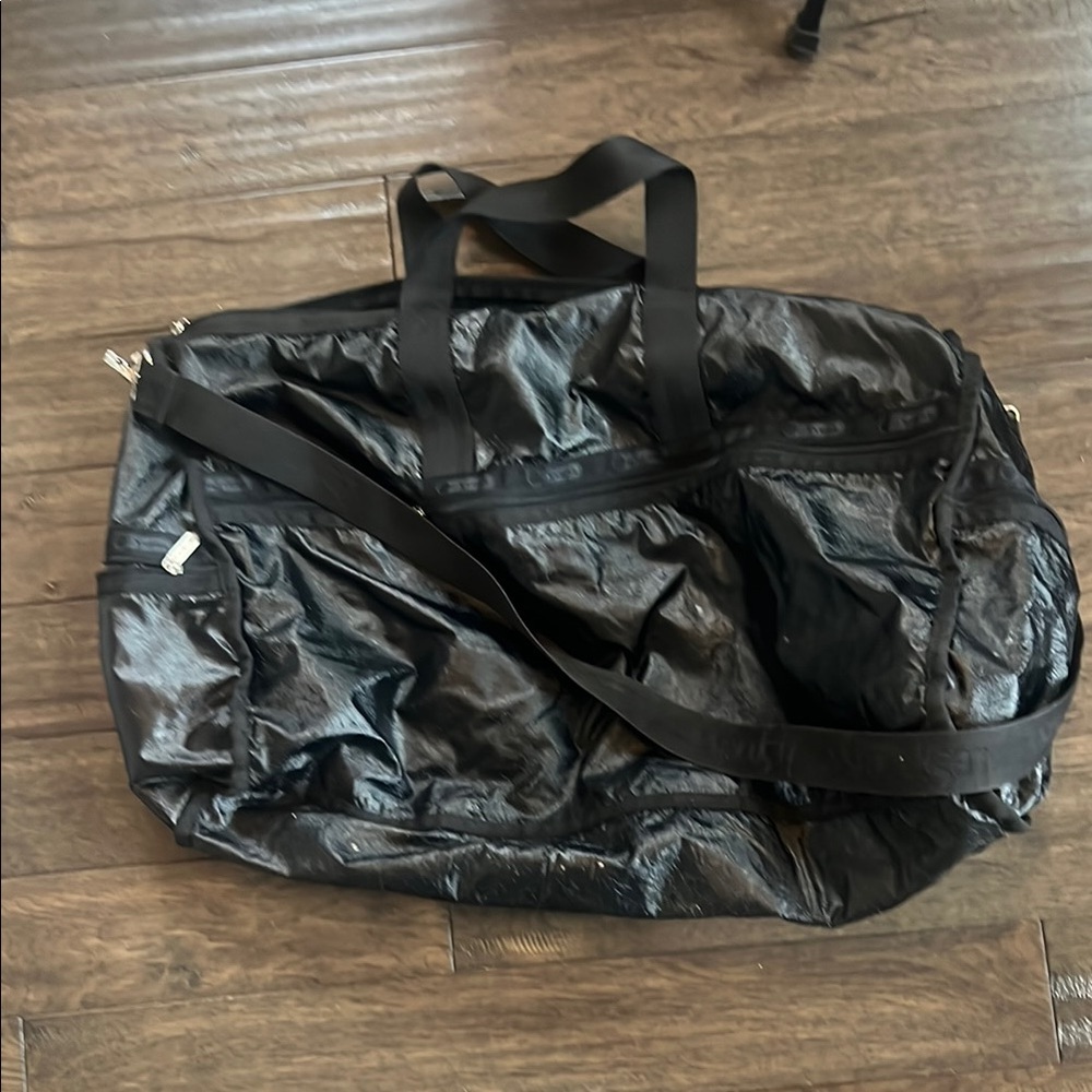 Black large Bag lesport sac 25 inches wide 18 inches tall